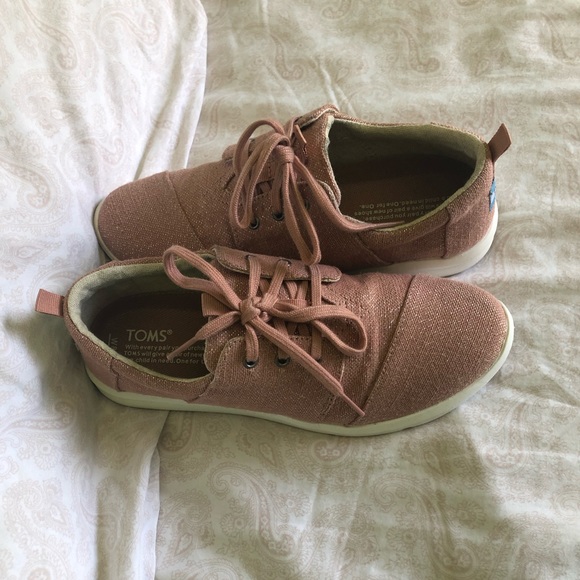 Rose Gold Toms - Picture 2 of 3